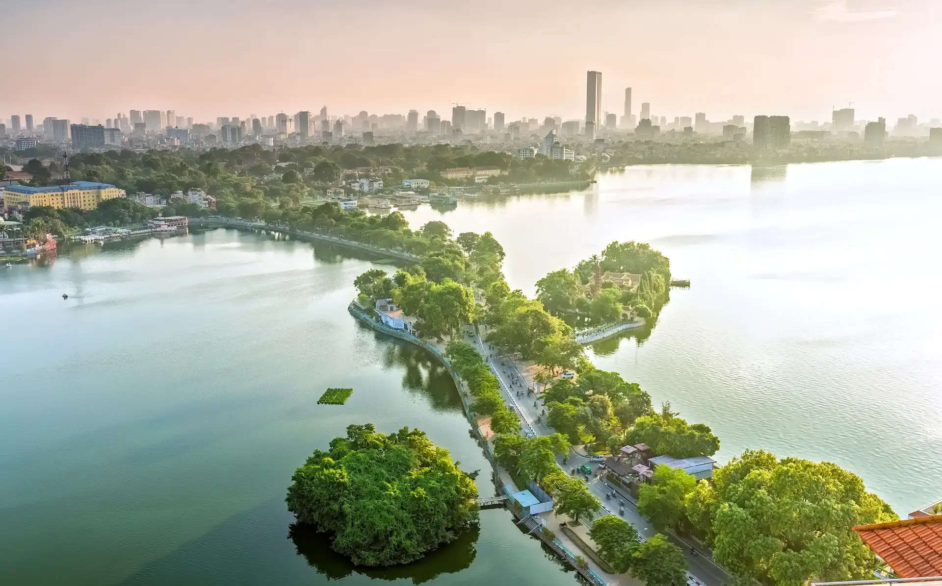 Quận Tây Hồ - Miền đất di sản mang đậm nét đẹp văn hoá ngàn năm